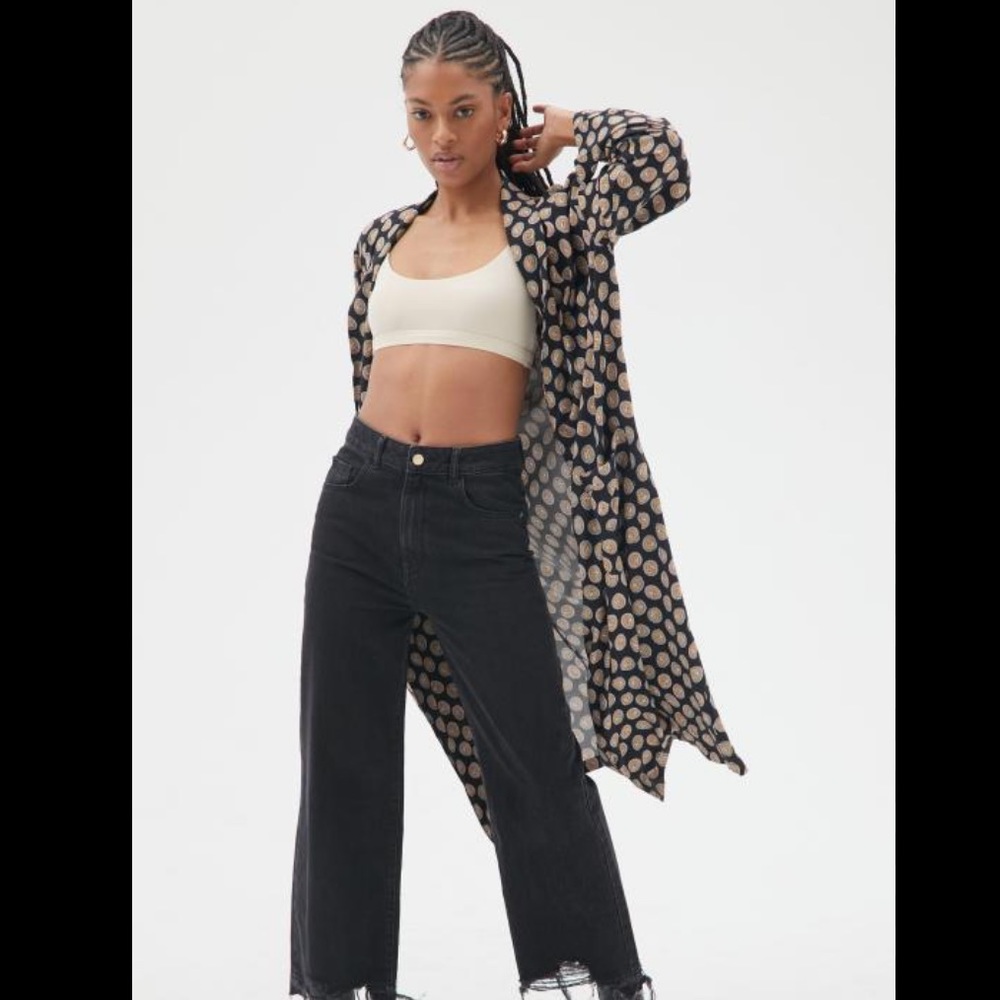 Urban outfitters, Zayn satin duster in a size small